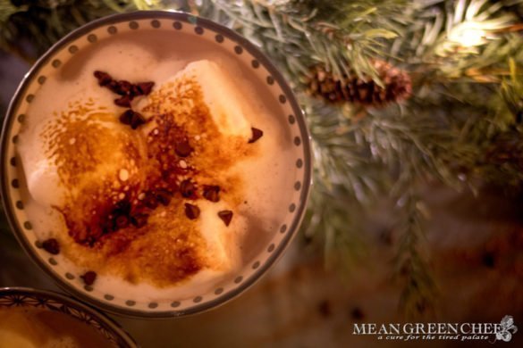 Easy Marshmallow Recipe | Mean Green Chef | Our Easy Marshmallow Recipe comes straight from the family restaurant. #marshmallows #marshmallowrecipe #recipes #hotchocolate #foodphotography #foodstyling #meangreenchef #MGCkitchen
