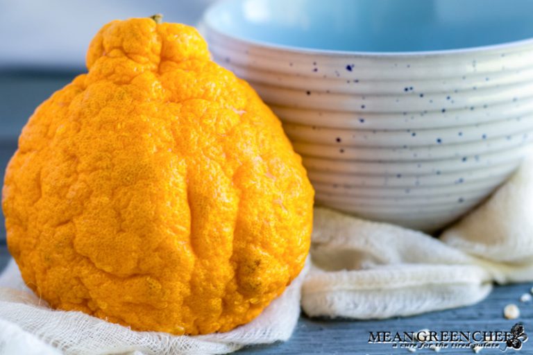 Sumo Citrus being used for Spiced Mandarin Pecan Oatmeal.